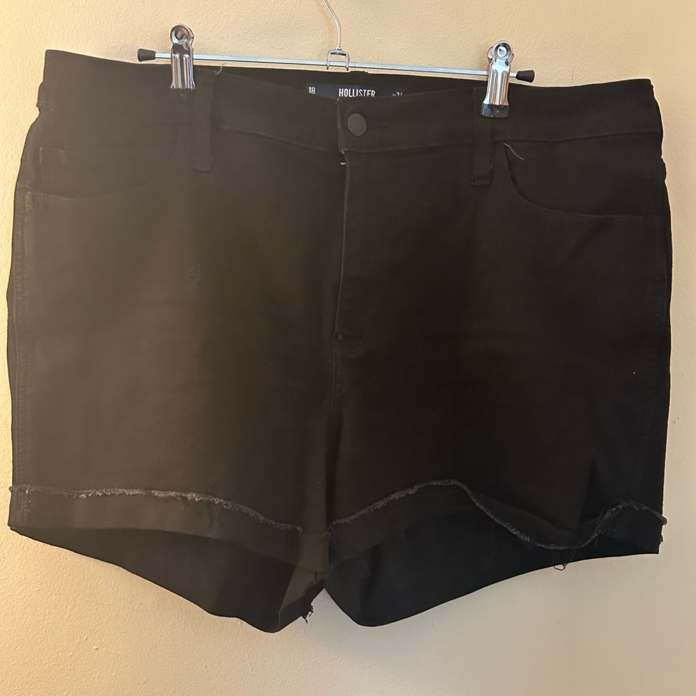Hollister Women’s Black Frayed Hem Denim Shorts